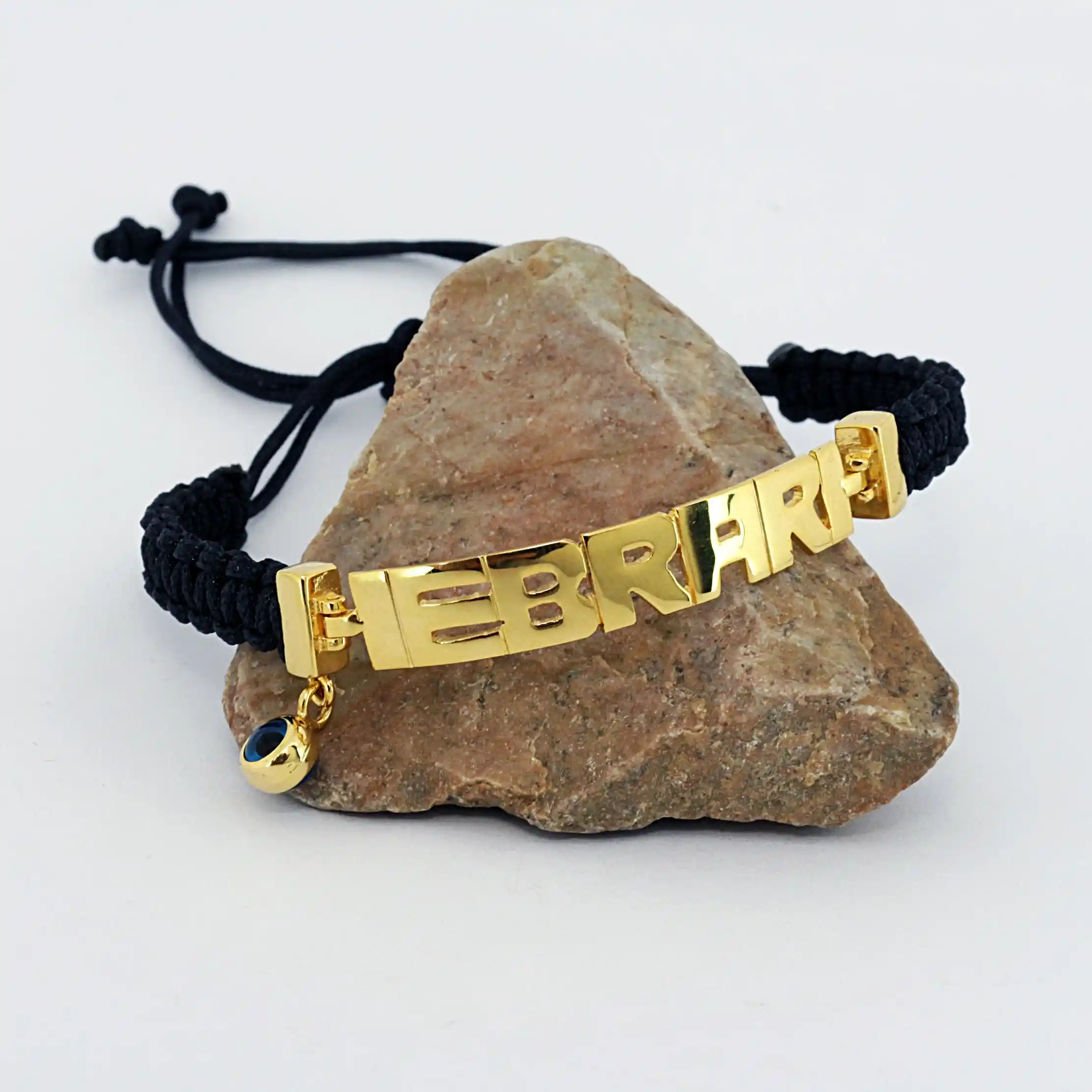 İsimli İpli Bilekliklerle Dekorasyonunuzu Zenginleştirme Yöntemleri ve Fikirler