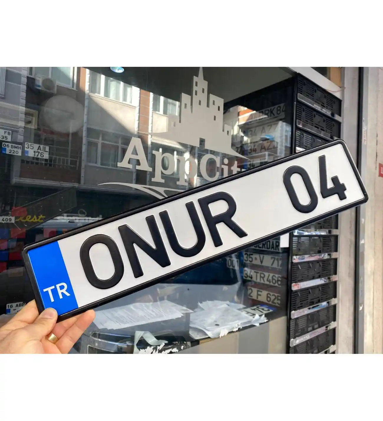 İsimli Plakalar Dekorasyonda Kişisel ve Modern Dokunuşlar Sunar