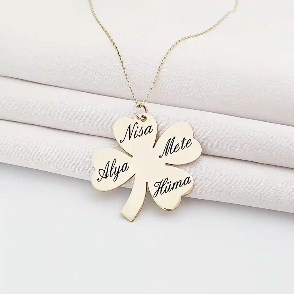 İsimli Yonca Kolye ile Kişiselleştirilmiş Dekorasyon ve Şıklık Seçenekleri
