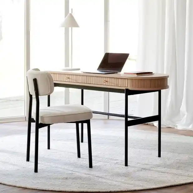 İskandinav Tarzı Çalışma Masasıyla Modern ve Fonksiyonel Dekorasyon İpuçları