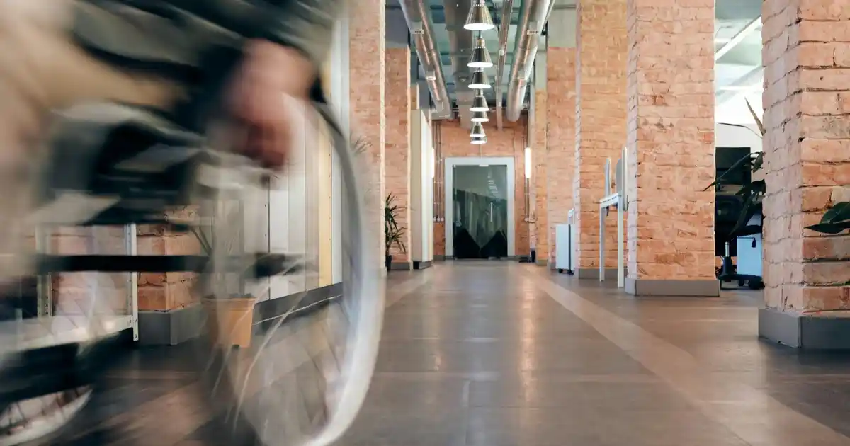 İskandinav Tarzında Modern Duvar Saatleri: Minimalist ve Şık Dekorasyon Ürünleri