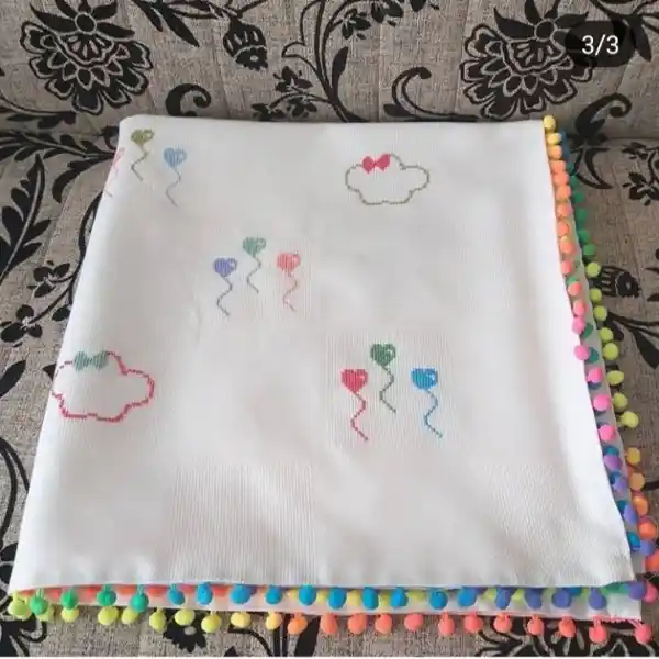 İşleme Bebek Battaniyesi Dekorasyonda Zarafet ve Sıcacık Dokunuşlar