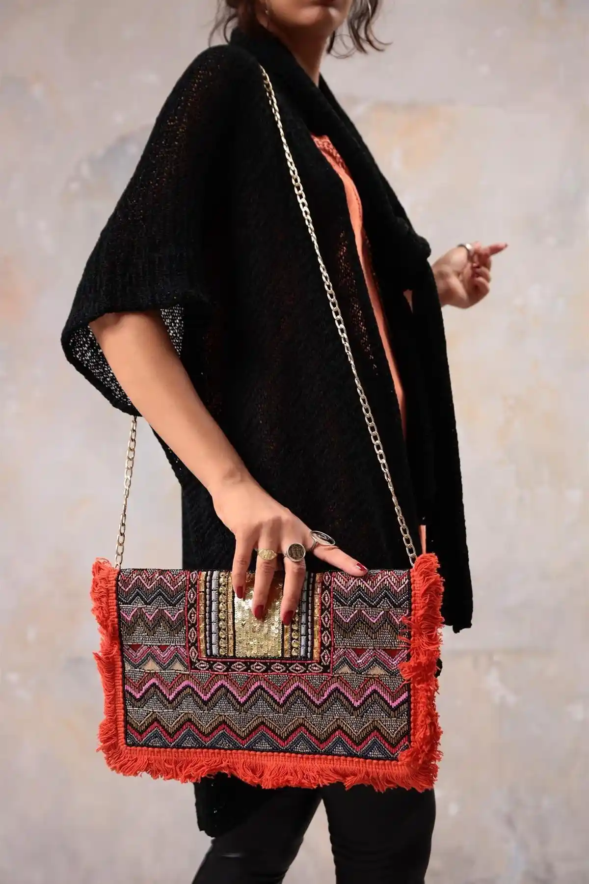 İşlemeli Çantalar Dekorasyonda Estetik ve Fonksiyonelliğin Buluşması