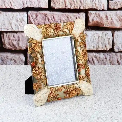 İşlemeli Çerçeve ile Dekorasyonda Zarafet ve Estetik Yaratma Rehberi