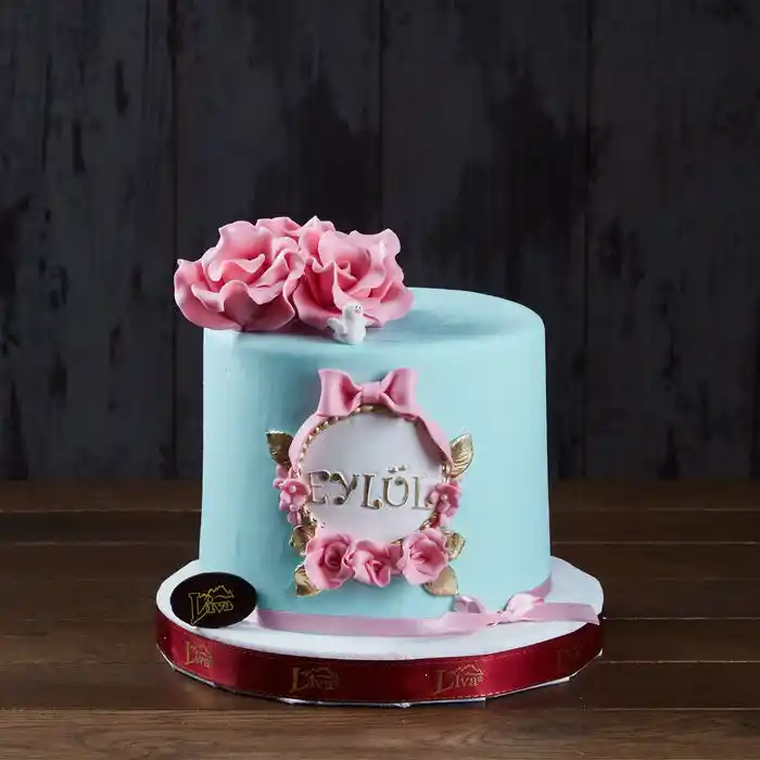 İsme Özel Pastalar ile Dekorasyonda Modern ve Kişisel Dokunuşlar