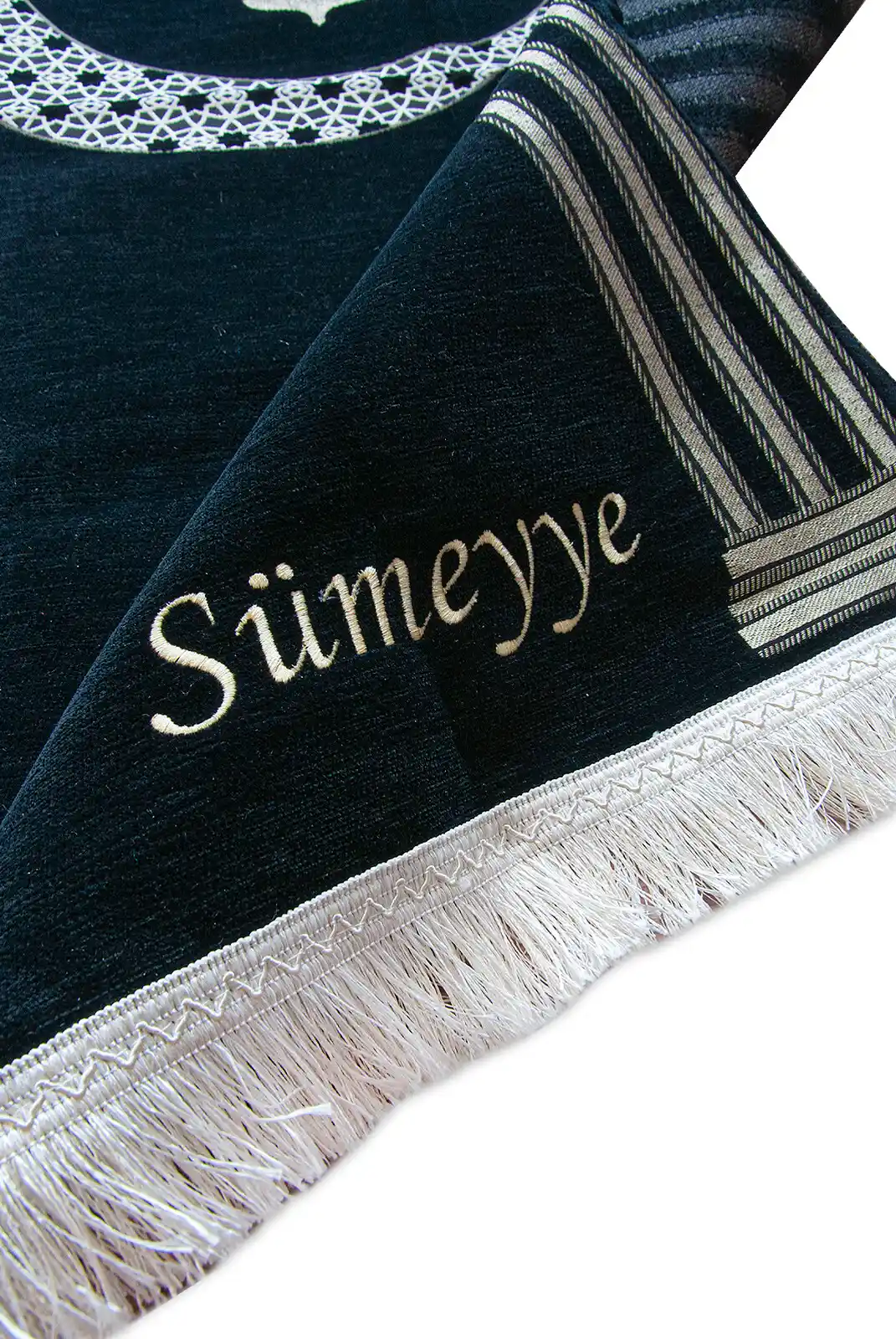 İsmek Özel Seccade ile Dekorasyonda Modern ve Manevi Denge Sağlama