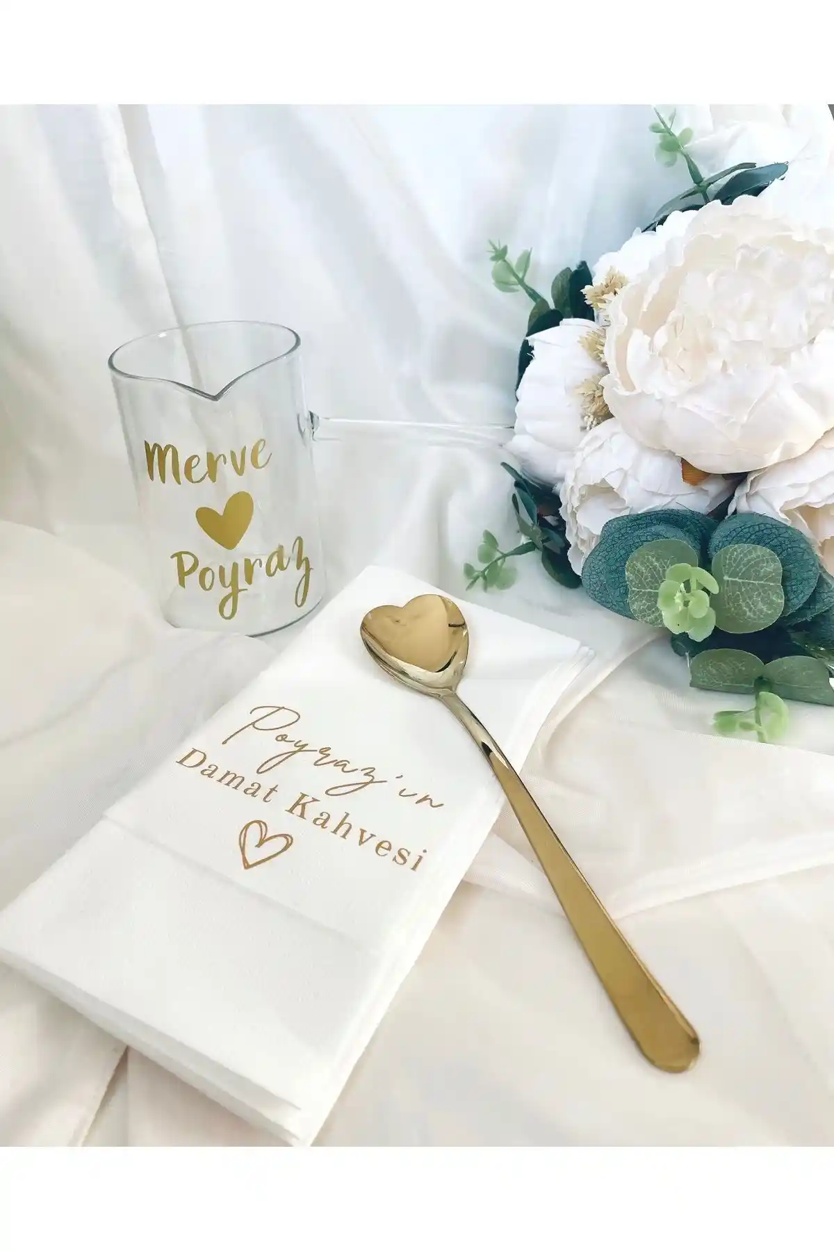 İsteme Cezvesi ile Dekorasyonda Zarafet ve İşlevsellik: Geleneksel ve Modern Seçenekler