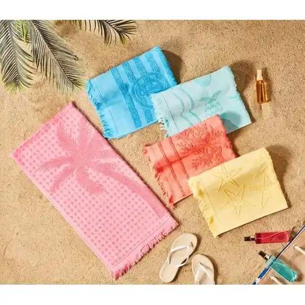 Jakarlı Plaj Havlusu ile Dekorasyonda Şıklık ve Fonksiyonellik Bir Arada