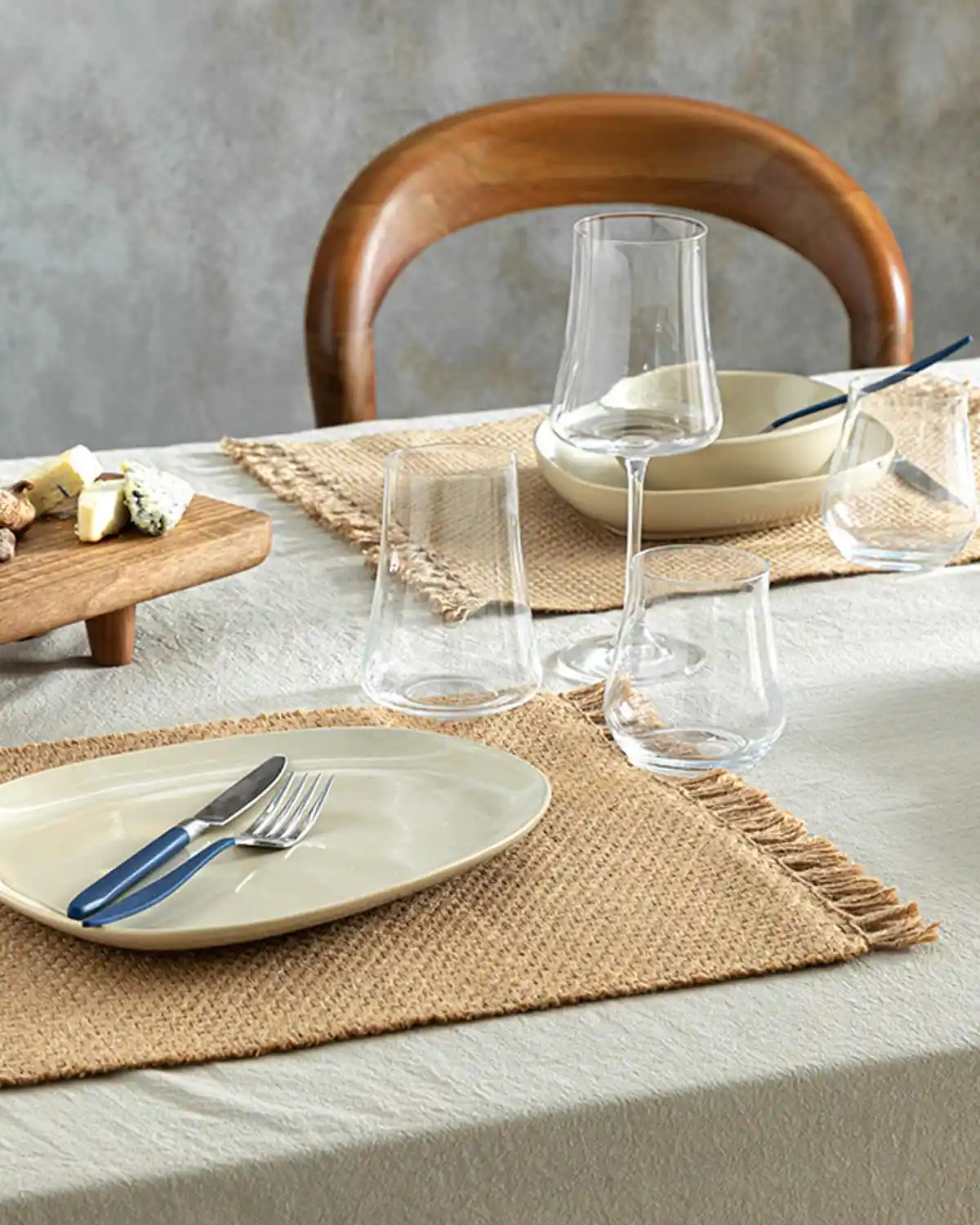 Jüt Amerikan Servisleri ile Doğal ve Şık Masa Dekorasyonu Trendleri