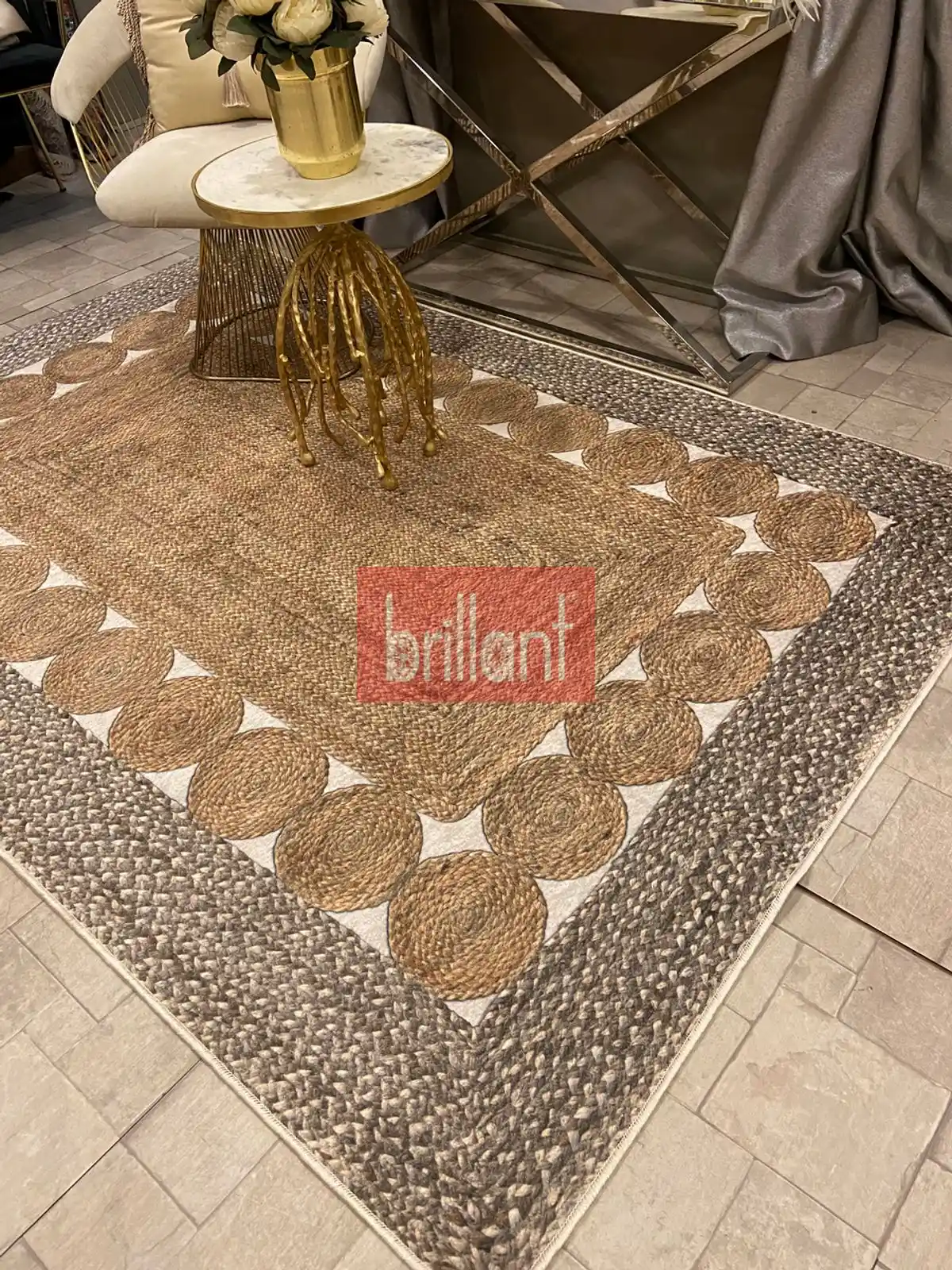 Jüt Görünümlü Halılar: Doğallık ve Şıklığın Modern Ev Dekorasyonundaki Yeri