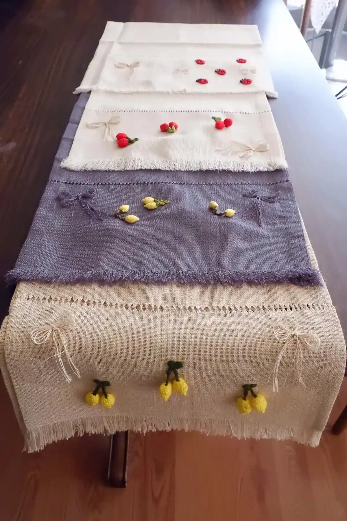 Jüt Keten Runner ile Doğal ve Şık Dekorasyon Çözümleri ve İlham Veren Fikirler