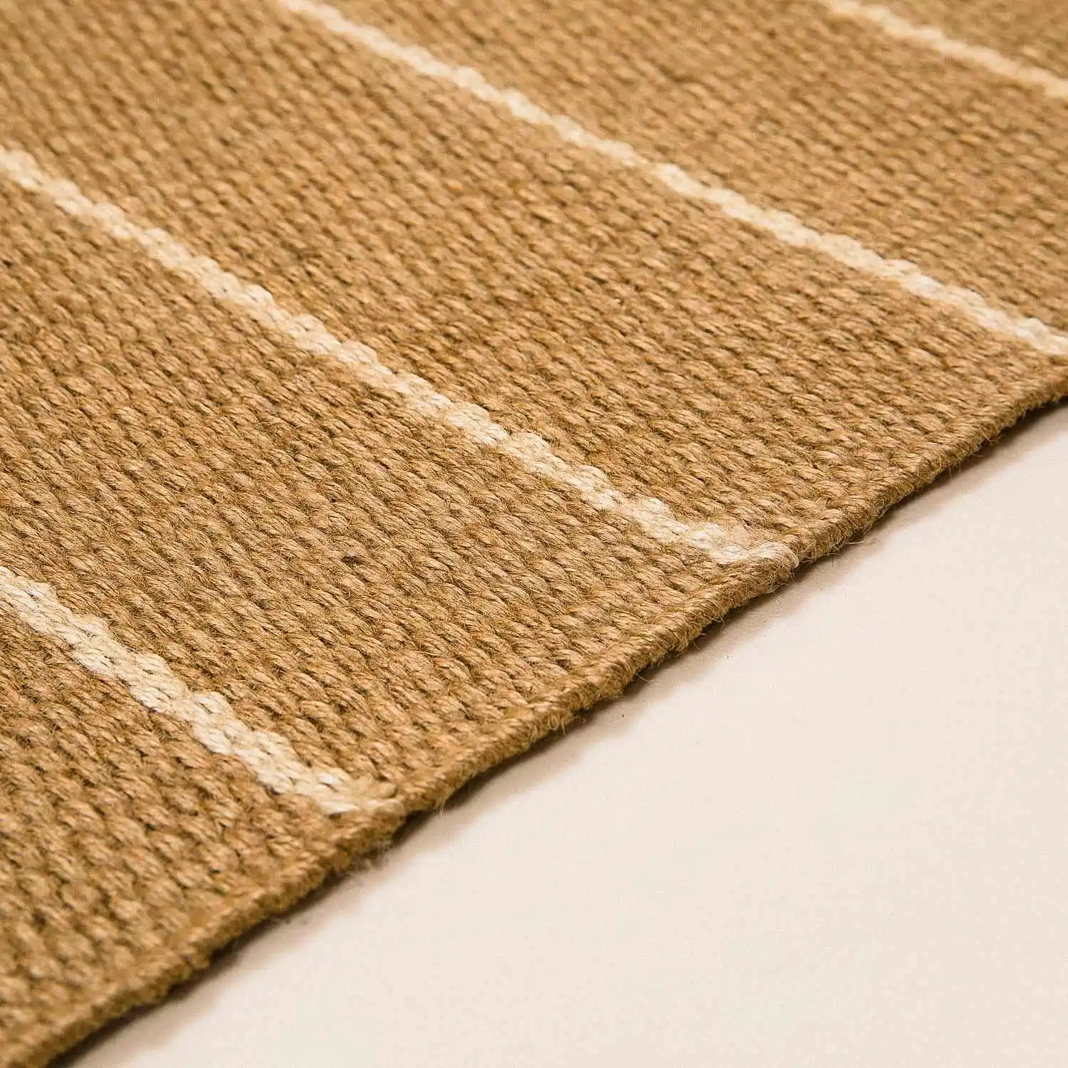 Jut Kilim Nedir ve Dekorasyonda Kullanım Alanları Hakkında Detaylı Bilgi