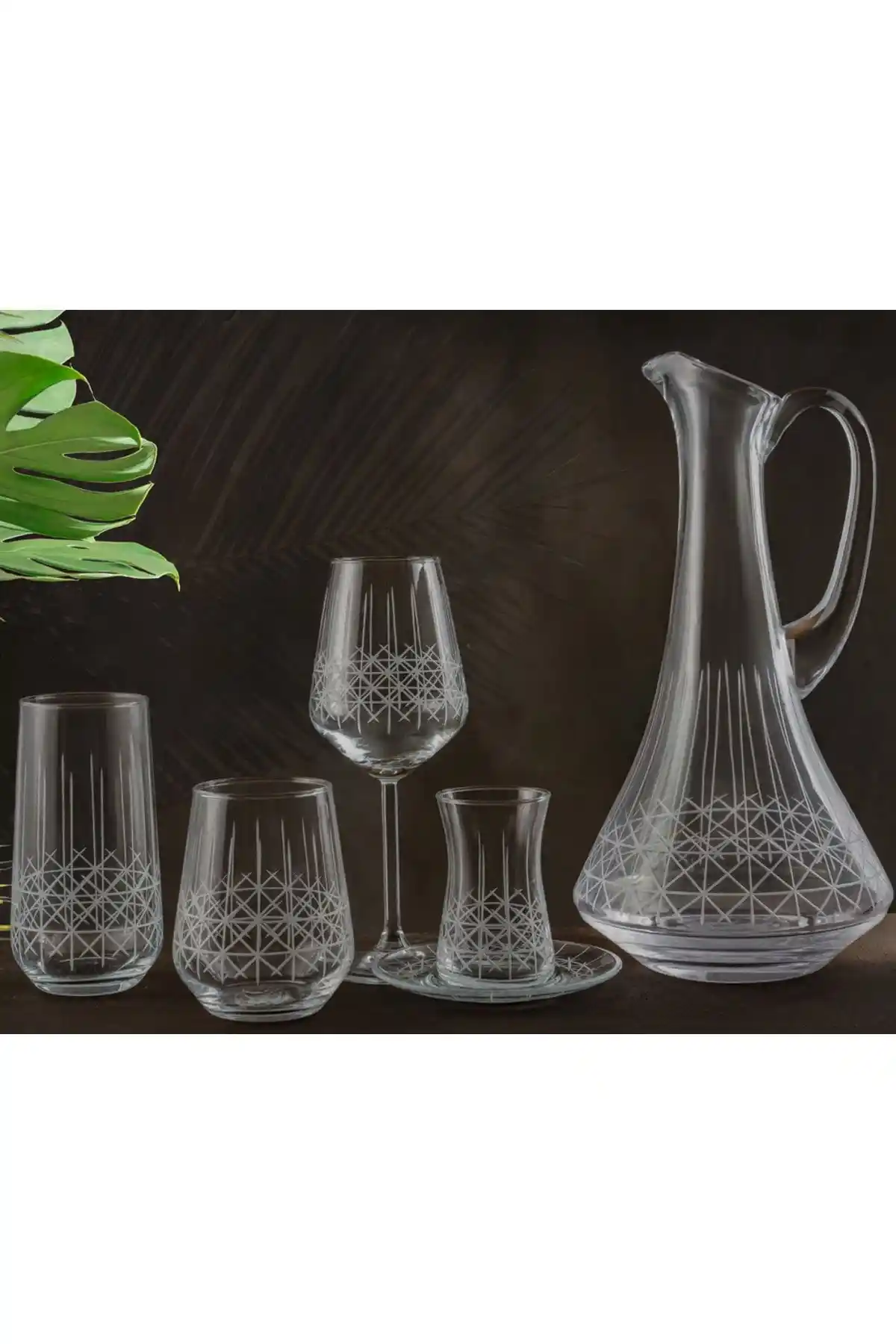 Kadehsiz Su Takımlarıyla Modern ve Şık Dekorasyon İpuçları ve Seçenekleri