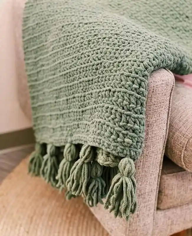 Kadife İp Battaniye ile Dekorasyonda Şıklık ve Konforun En Güzel Yolu