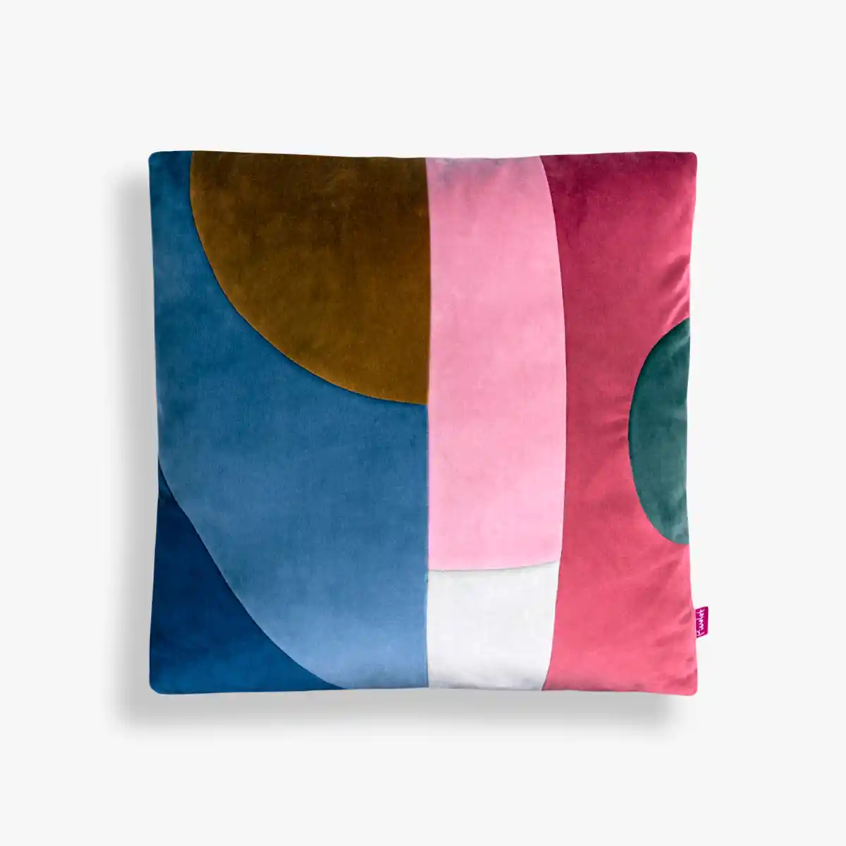 Kadife Kırlentlerle Dekorasyonunuzu Şıklık ve Konforla Yenileyin