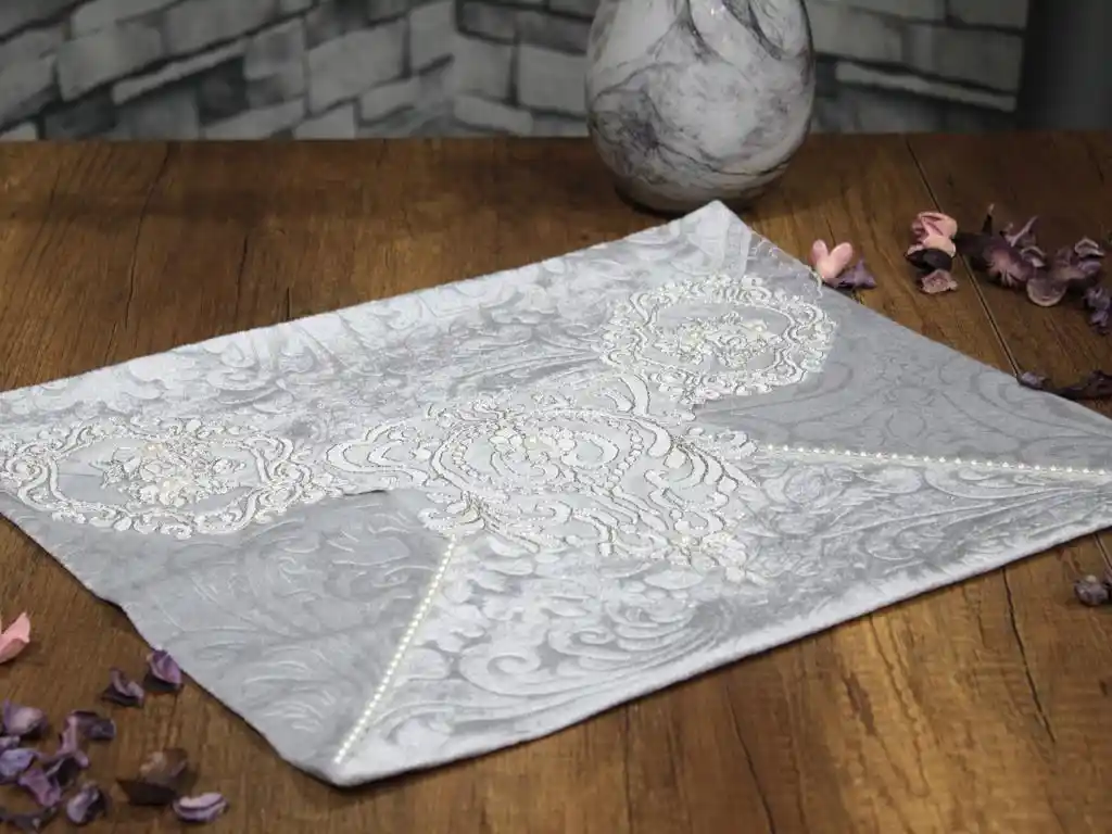 Kadife Zarf Bohça Dekorasyon ve Saklama Amaçlı Şık Tasarımlar