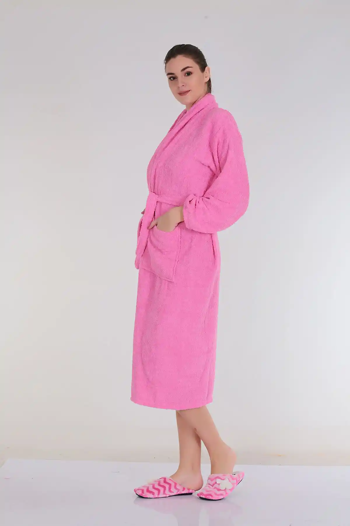 Kadın Bornozlarıyla Dekorasyonda Konfor ve Estetiğin Buluşması