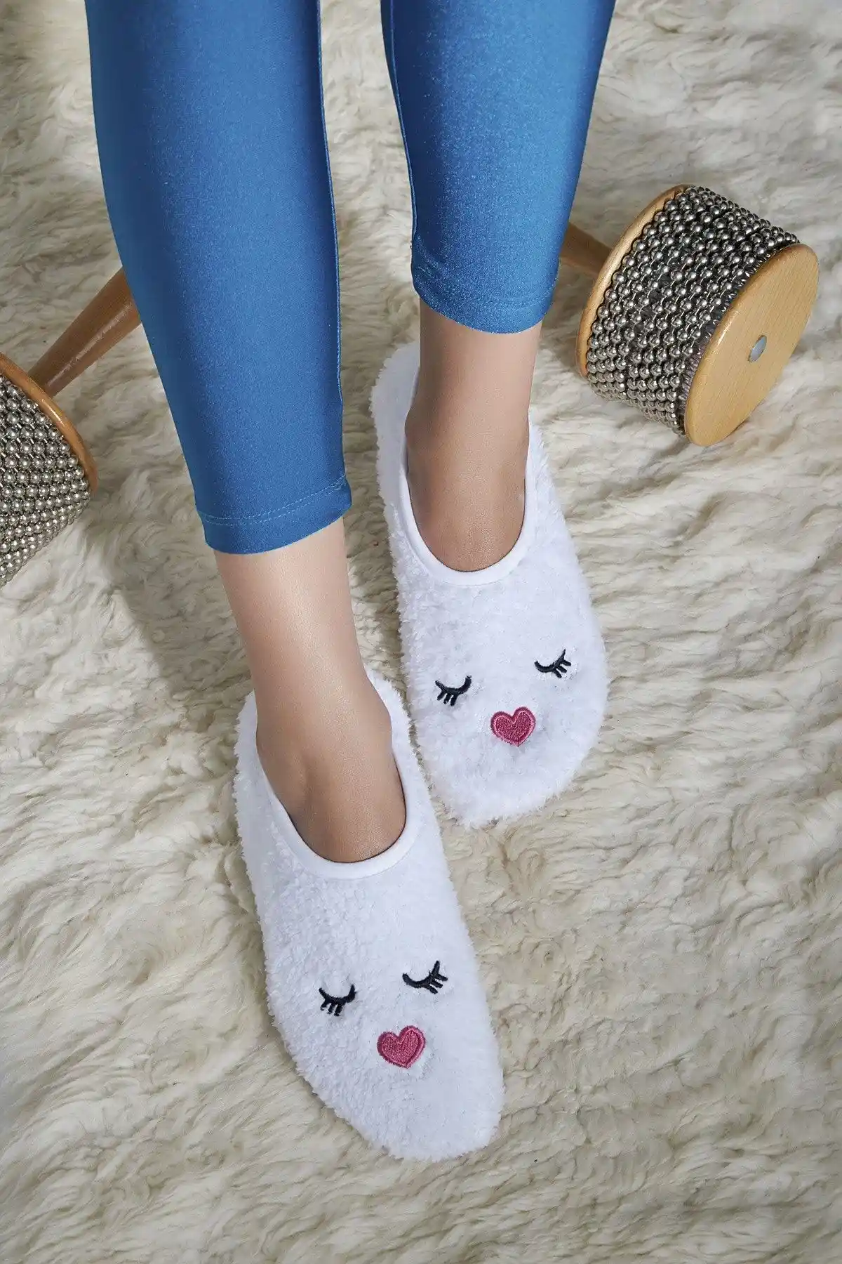 Kadın Ev Patiği Dekorasyonda Konfor ve Şıklığın Modern Buluşması