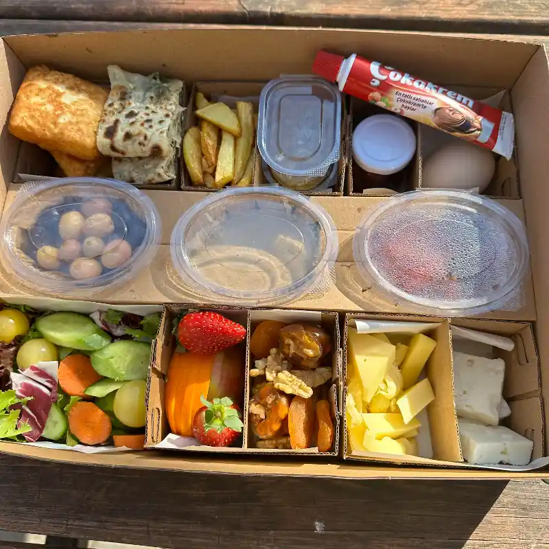 Kahvaltı Kutuları ile Hem İşlevsel Hem de Estetik Mutfak Dekorasyonu Nasıl Yapılır