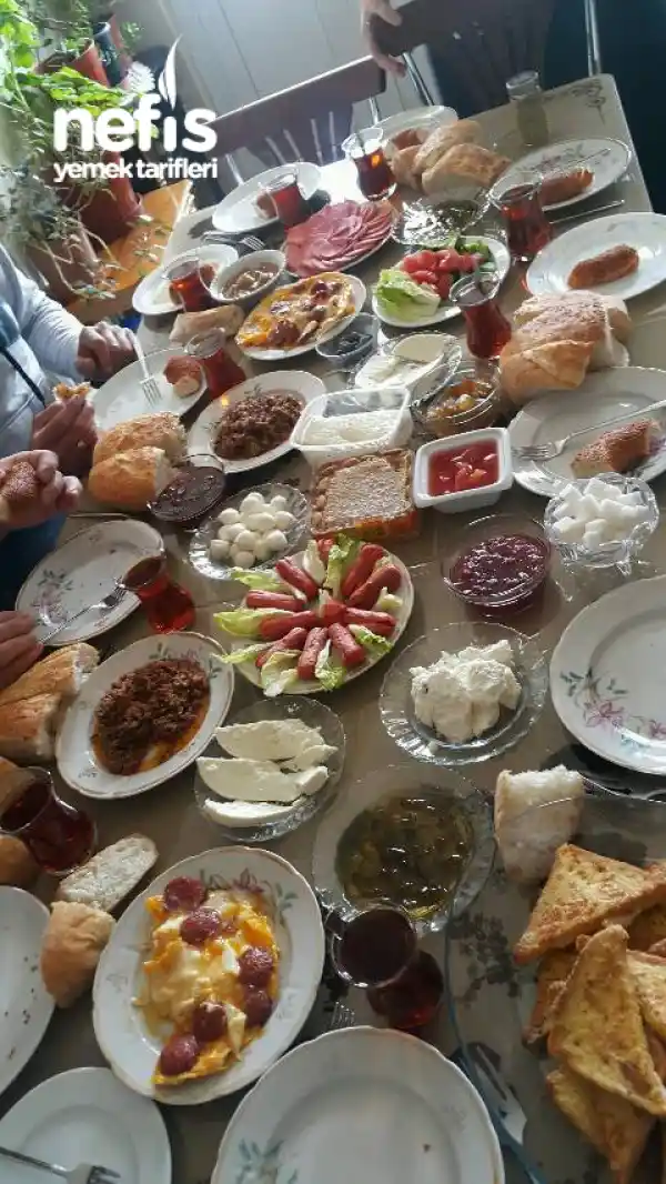 Kahvaltı Masası Dekorasyonunda Trendler ve Kişisel Dokunuşlar İçin İpuçları