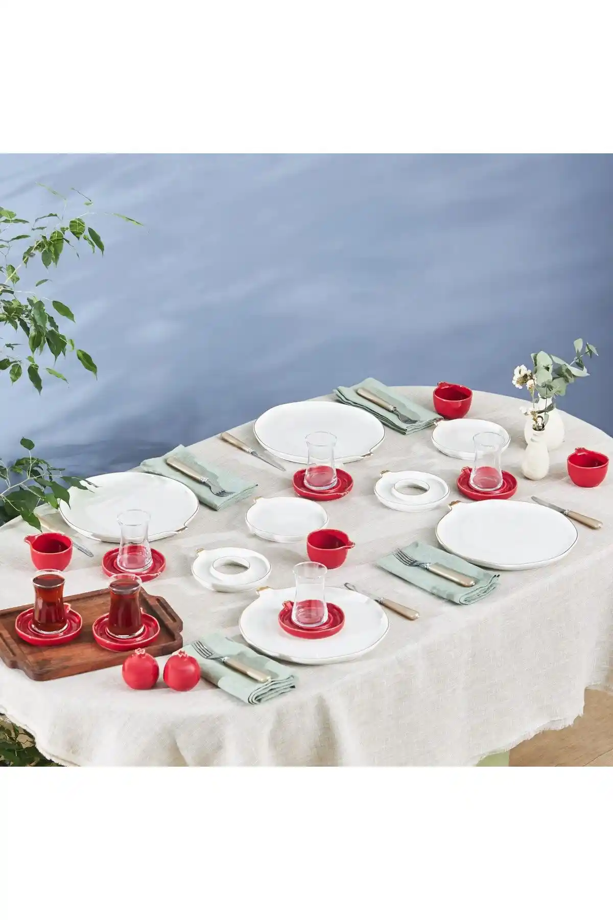 Kahvaltı Servis Setleri: Sofralarınıza Zarafet Katacak Dekoratif Seçenekler