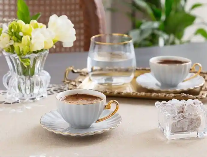 Kahve Fincanlarıyla Dekorasyonunuzu Zenginleştirme Rehberi