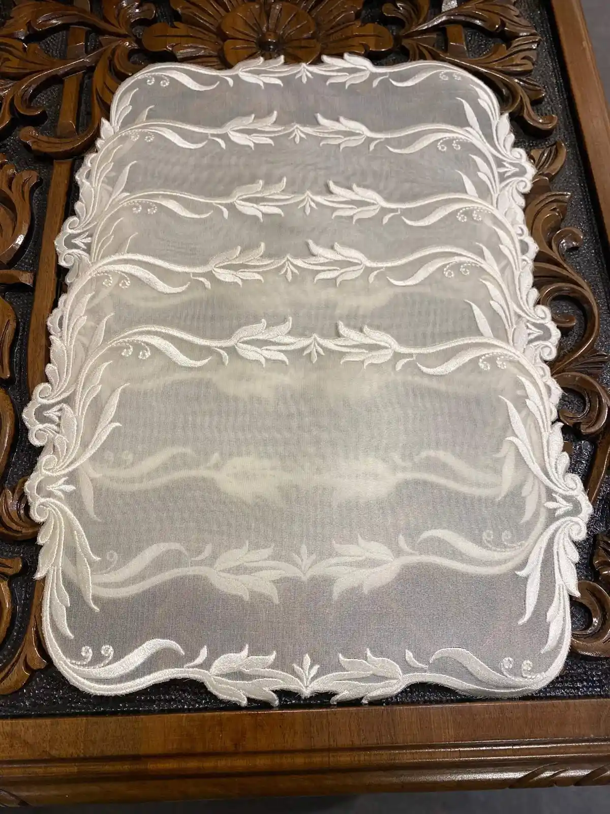 Kahve Tepsi Örtüsü ile Dekorasyonda Şıklık ve Fonksiyonellik Sağlayan İpuçları