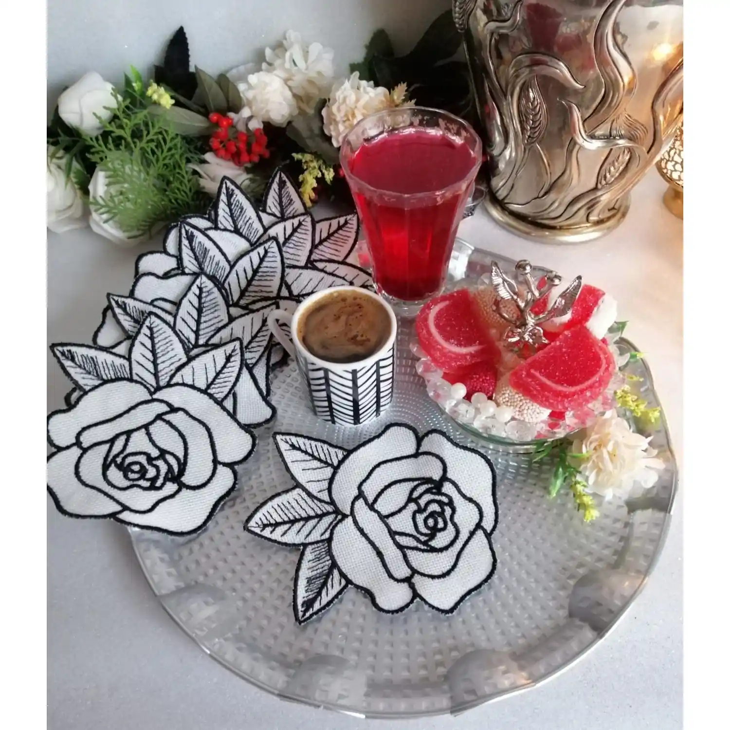 Kahve Yanı Peçeteleri ile Dekorasyonunuzu Şıklık ve İşlevsellikle Tamamlayın