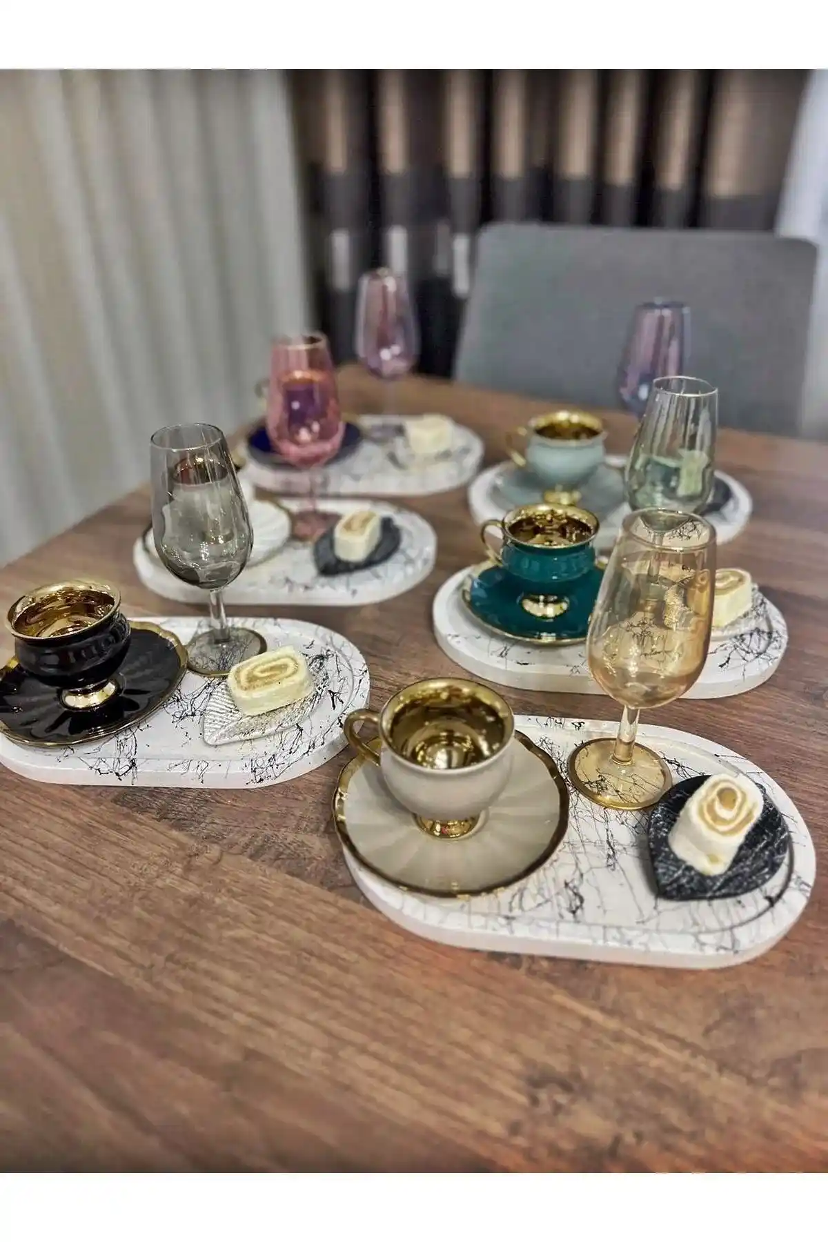 Kahve Yanı Tabağı Seçimi ve Dekorasyonda Zarif Detaylar