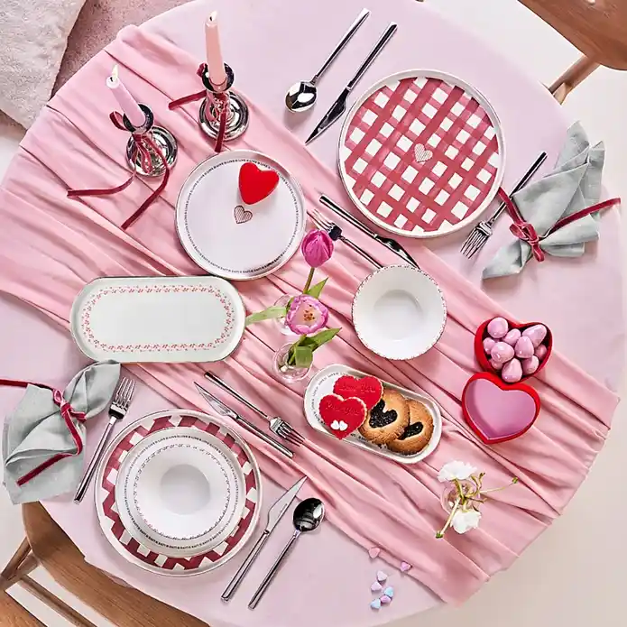 Karaca 8 Kişilik Yemek Takımı ile Sofralarınıza Şıklık Katın ve Dekorasyonunuzu Tamamlayın