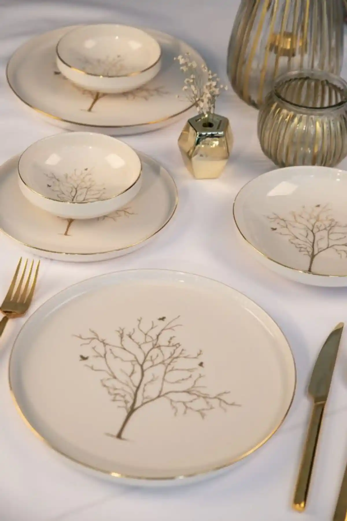 Karaca Ağaç Desenli Yemek Takımı ile Doğal ve Şık Dekorasyon Çözümleri