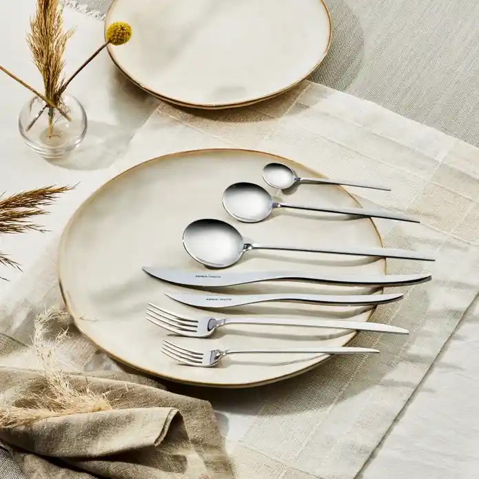 Karaca Amour Yemek Takımıyla Dekorasyonunuza Zarif ve Şık Bir Dokunuş Ekleyin