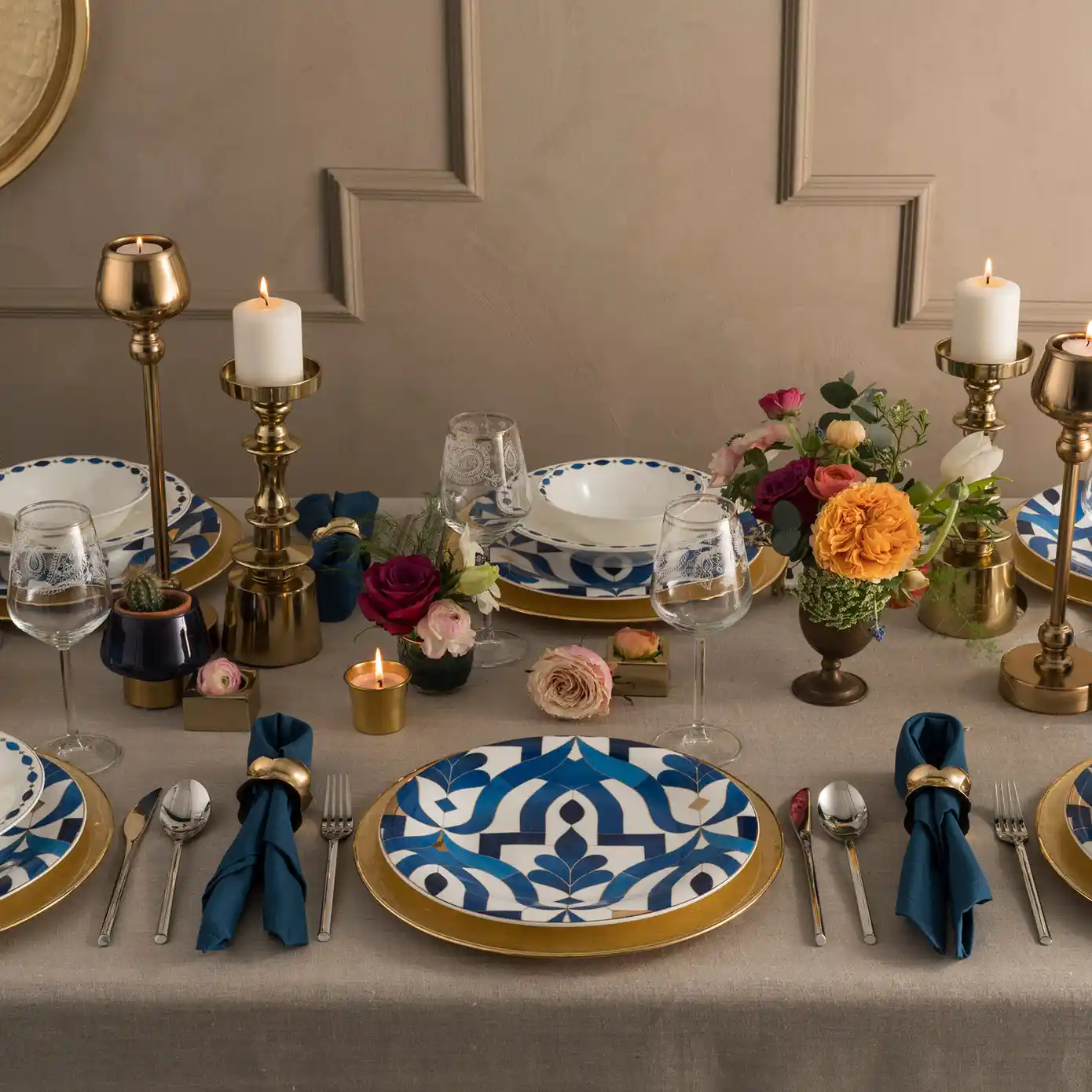 Karaca Azur Yemek Takımı ile Şık ve Fonksiyonel Sofralar Yaratın