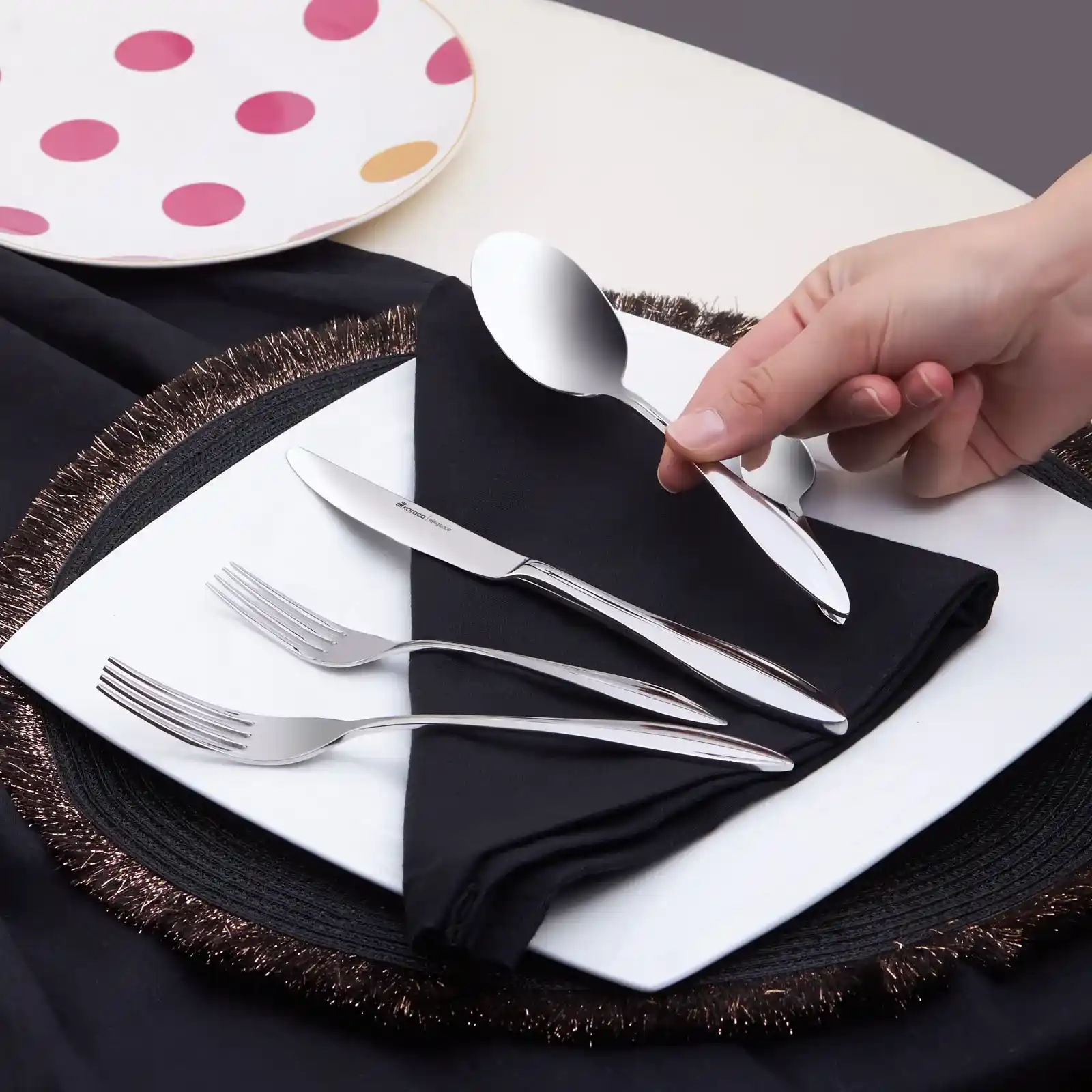 Karaca Costa 60 Parça 12 Kişilik Çatal Kaşık Bıçak Takımı ile Şık ve Dayanıklı Sofralar Yaratın