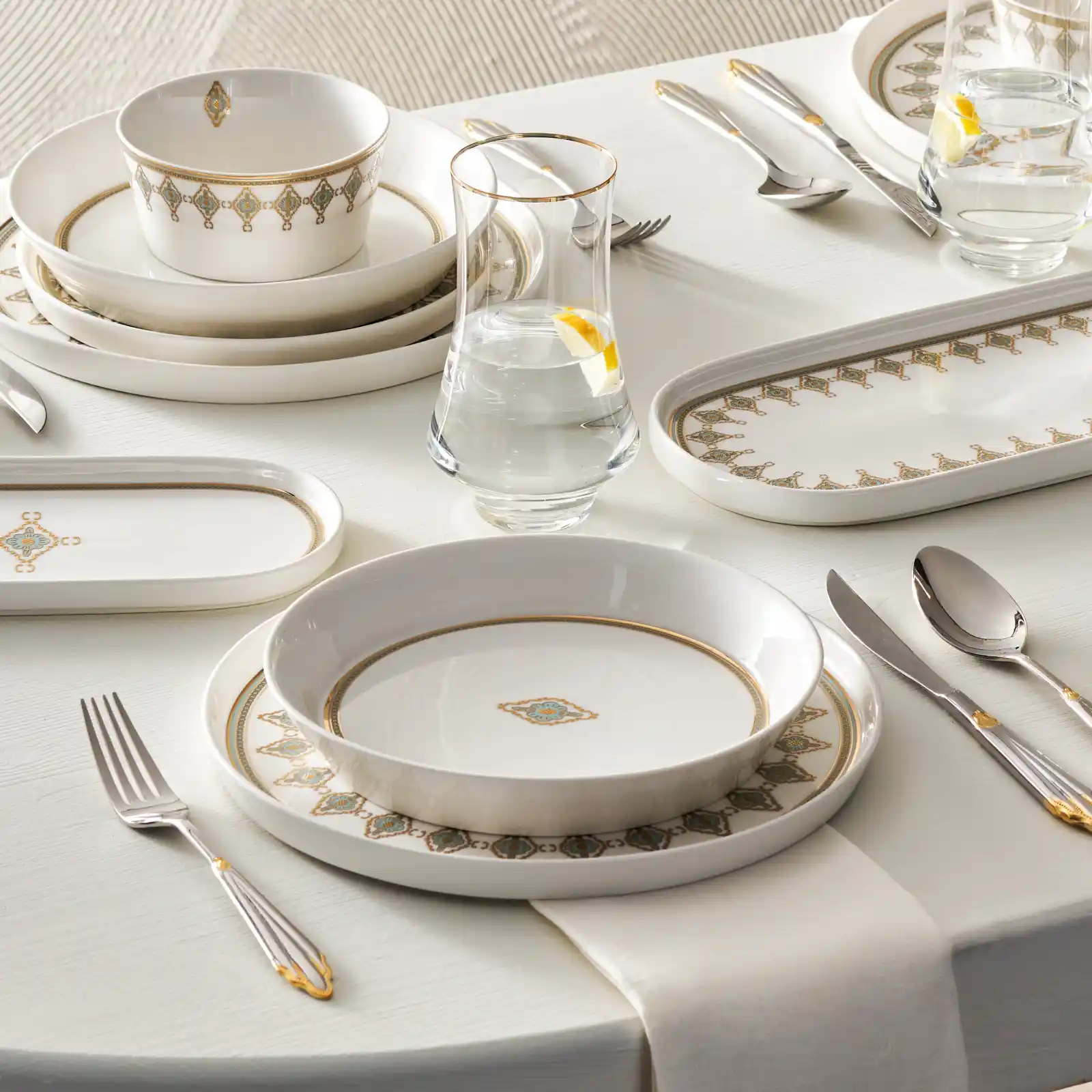 Karaca Dorothy Yemek Takımı ile Sofralarınıza Zarif ve Fonksiyonel Dokunuşlar