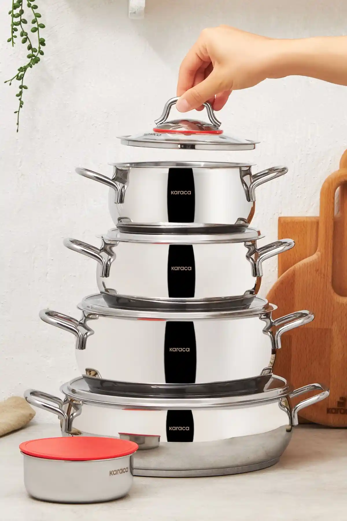 Karaca Emirgan XL 10 Parça Tencere Seti ile Modern ve Şık Mutfak Dekorasyonu