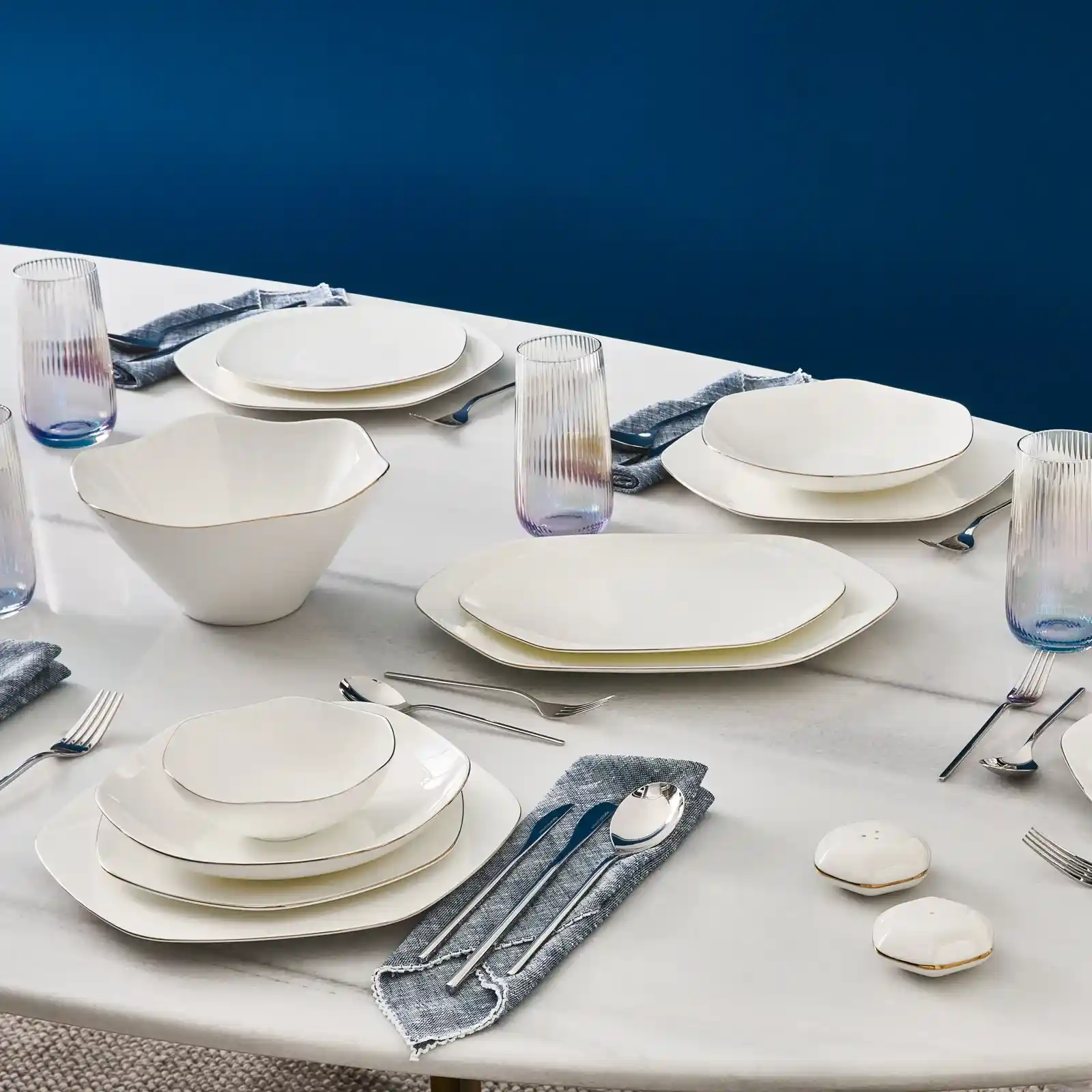 Karaca Fine Pearl Yemek Takımı: Şık ve Zarif Sofralar İçin Modern Tasarım