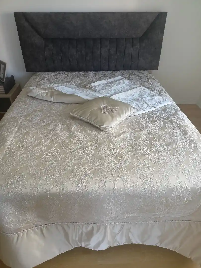 Karaca Gelin Yatak Örtüsü ile Şıklık ve Zarafeti Yatak Odalarınıza Yansıtın