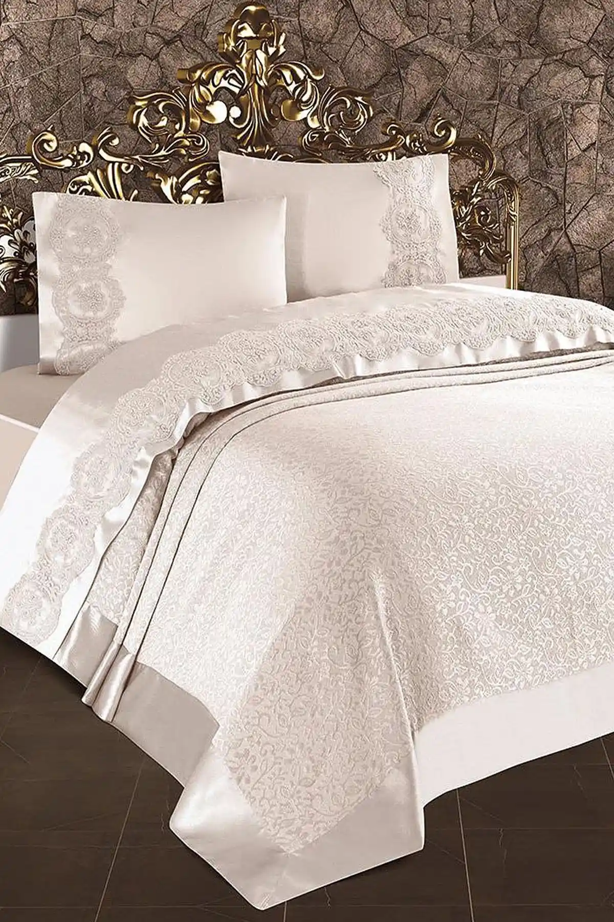 Karaca Güpürlü Pike Takımlarıyla Yatak Odalarınızda Şıklık ve Konforu Yakalayın