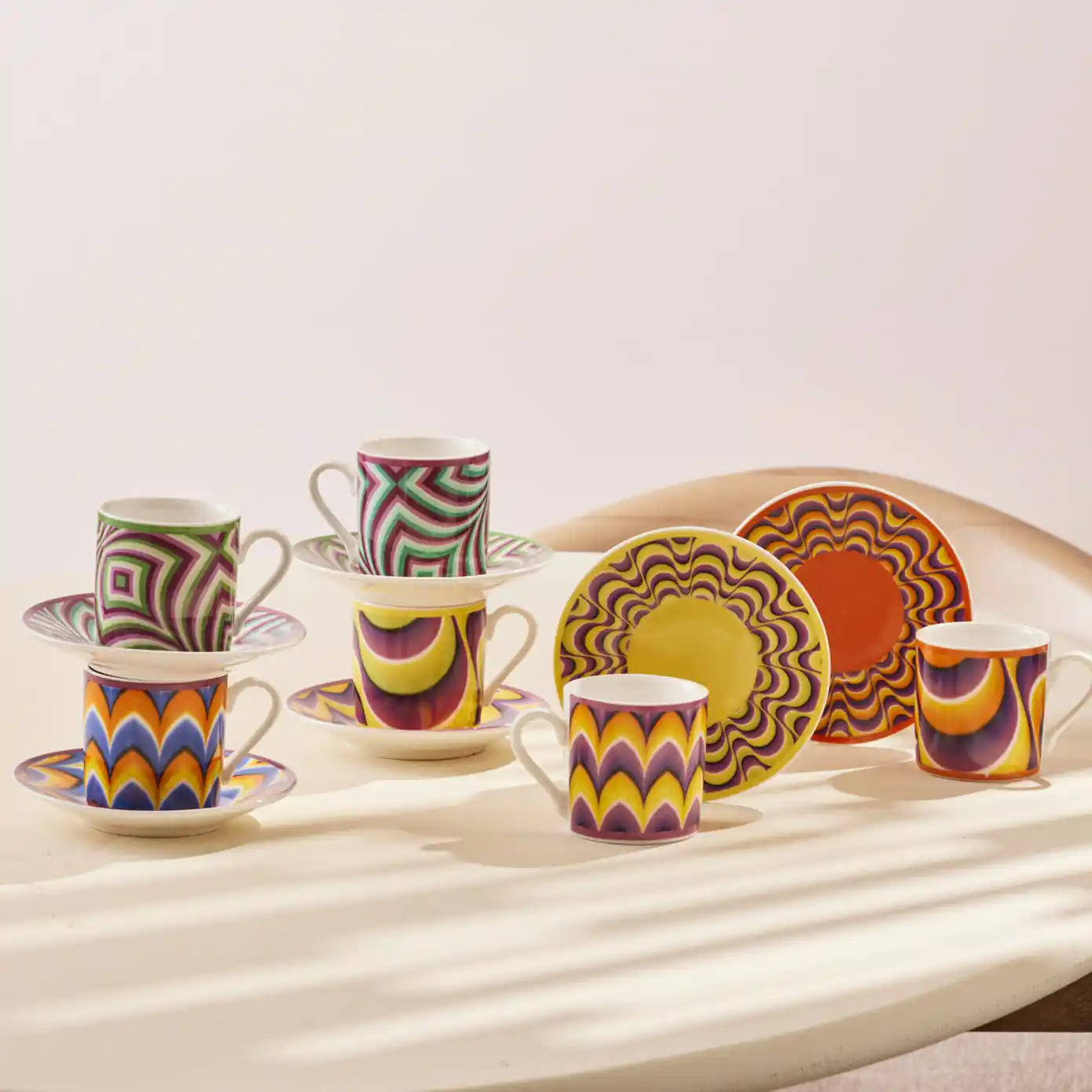 Karaca Hipnoz Fincan Takımıyla Mekânınıza Şıklık ve Özgünlük Katın