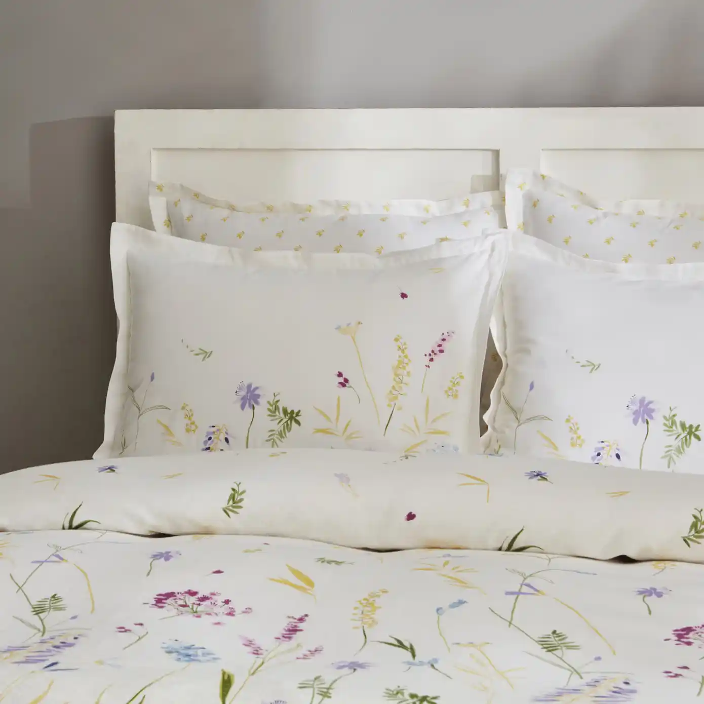 Karaca Home Jody Sarı Çift Kişilik Pike Takımı ile Yatak Odasında Canlılık ve Enerji Yaratın