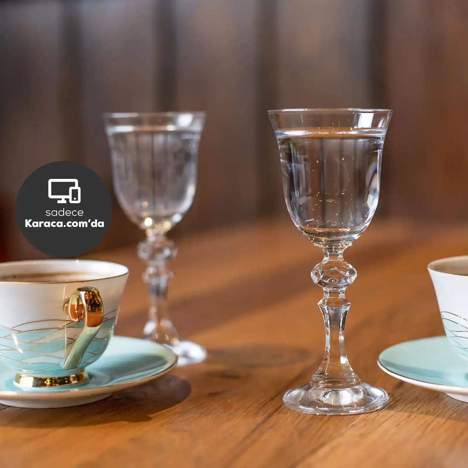 Karaca Kahve Yanı Su Bardağı ile Zarif ve Fonksiyonel Dekorasyon Çözümleri