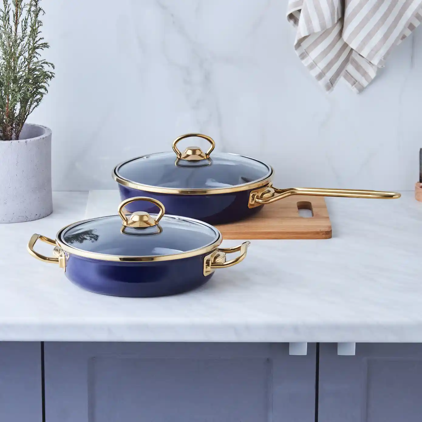 Karaca Kapaklı Tava ile Modern ve Şık Mutfak Dekorasyonu İçin İpuçları