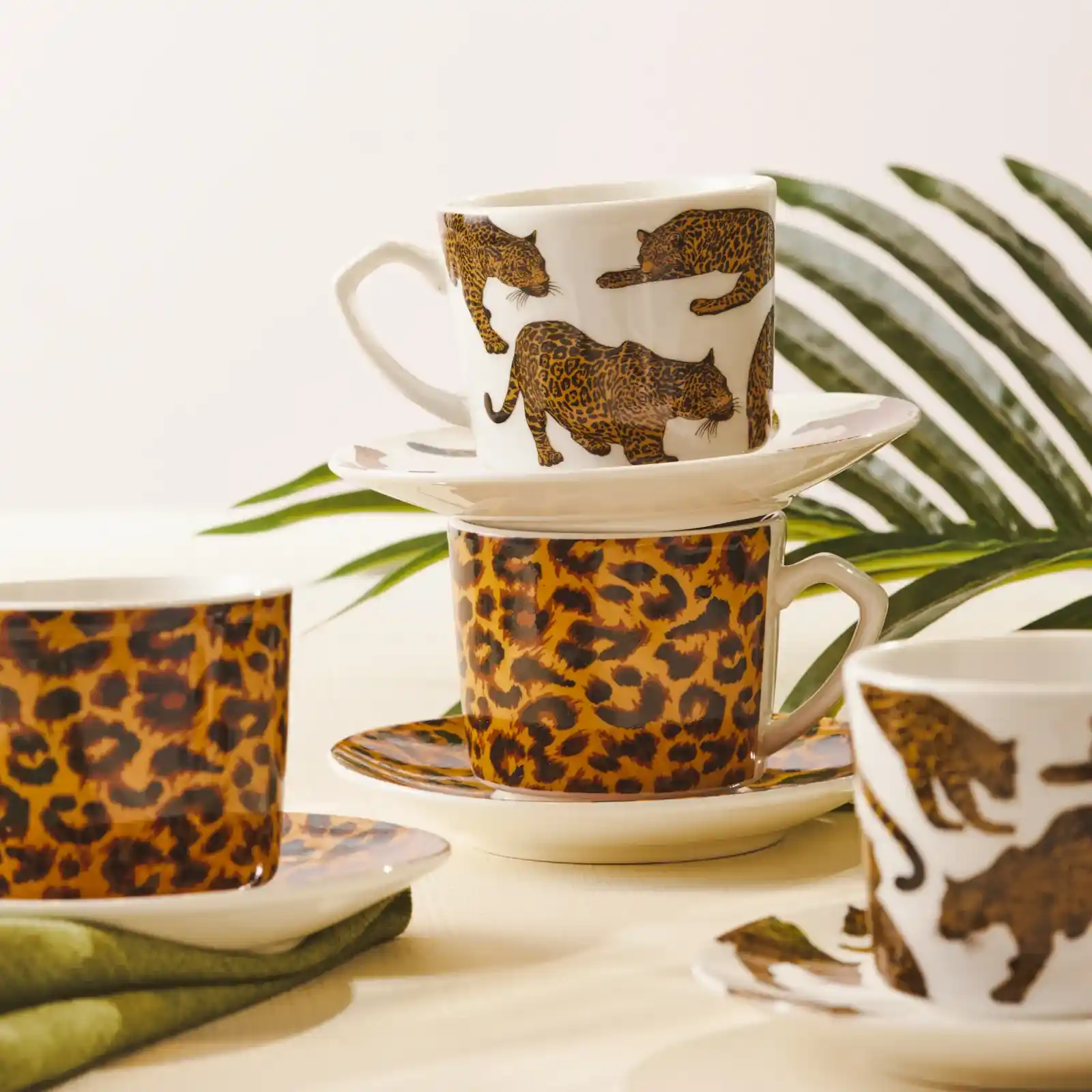 Karaca Madonna 4 Kişilik Kahve Fincanı Takımı 80 ml ile Dekorasyonda Zarafet ve Şıklık