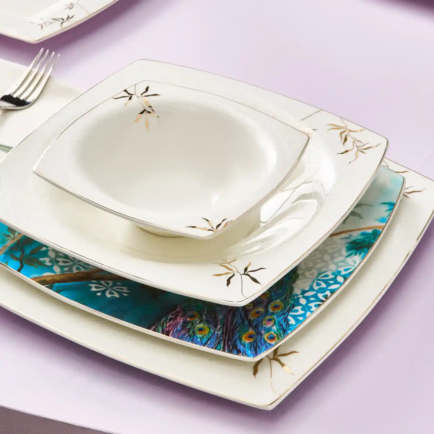 Karaca Mavi Yemek Takımı ile Sofralarınıza Şıklık Katın ve Dekorasyonunuzu Tamamlayın