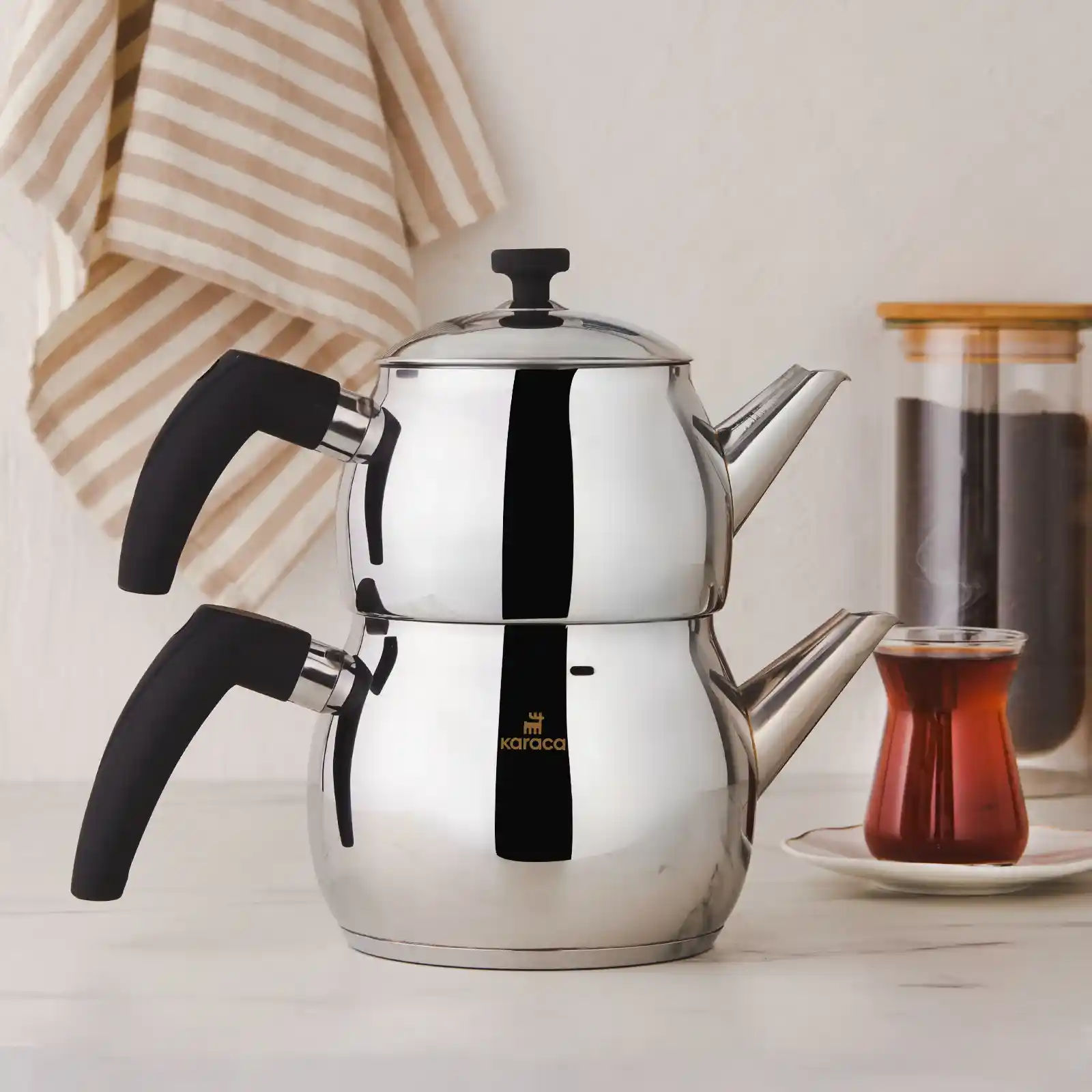 Karaca Midi Boy Çaydanlık ile Dekorasyonda Zarafet ve İşlevselliğin Buluşması