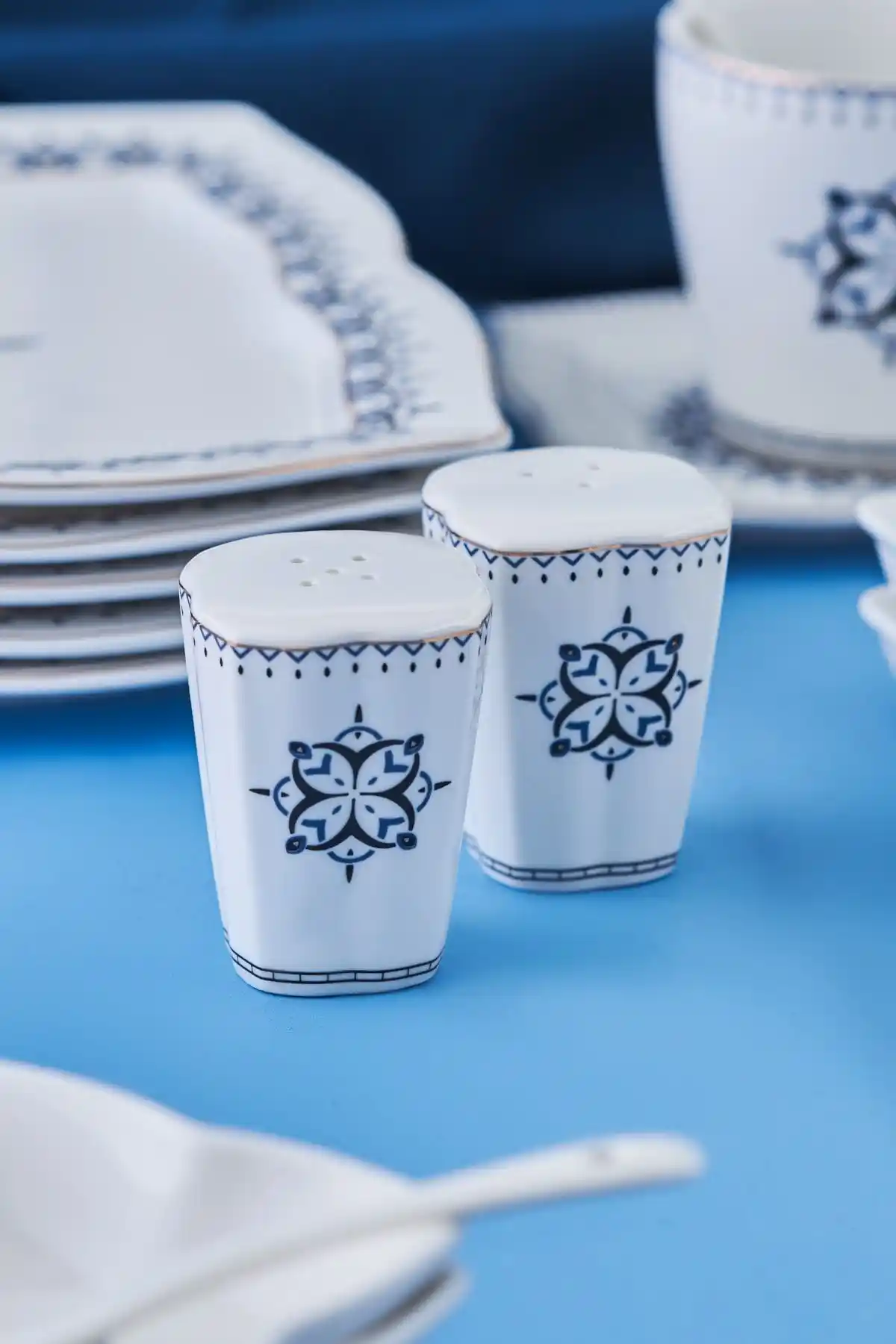 Karaca New Blau Kahvaltı Takımı: Modern ve Şık Sofra Dekorasyonu İçin Ideal Seçenek