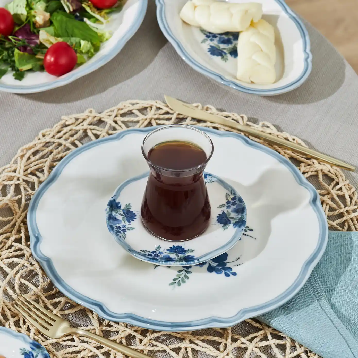 Karaca Nostalji Kahvaltı Takımıyla Evinizde Retro ve Vintage Şıklık Yaratın