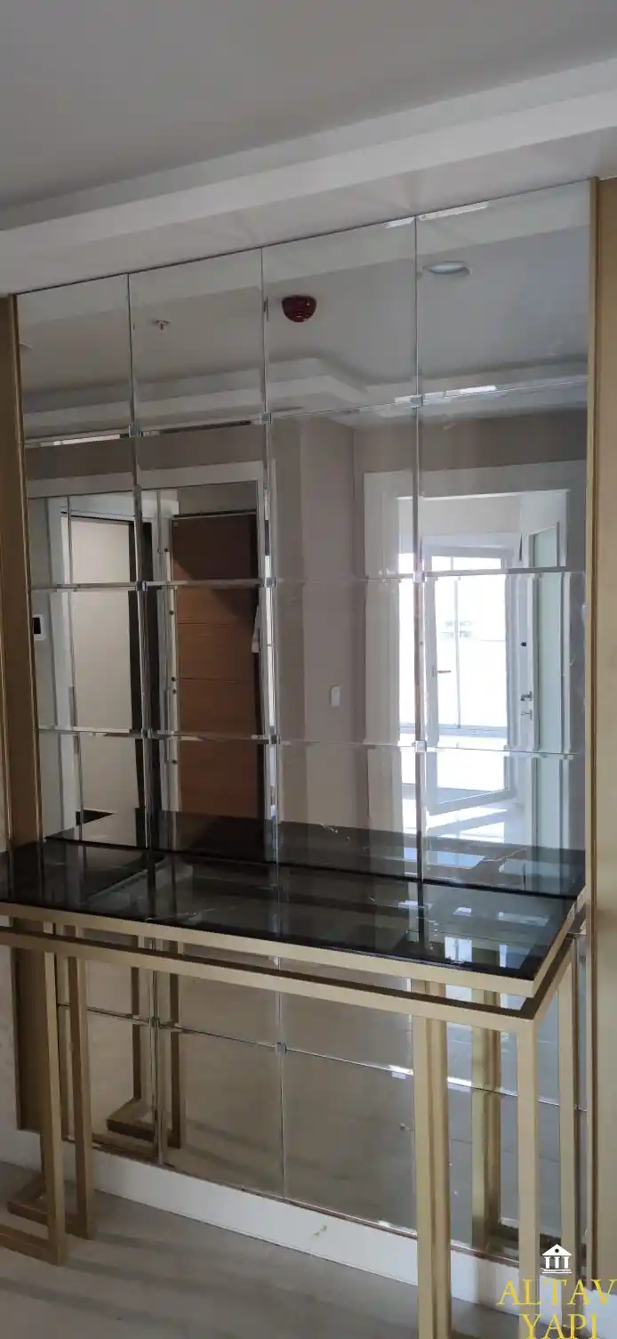 Kare Aynalar ile Modern ve Şık Dekorasyon İpuçları ve Tasarım Seçenekleri