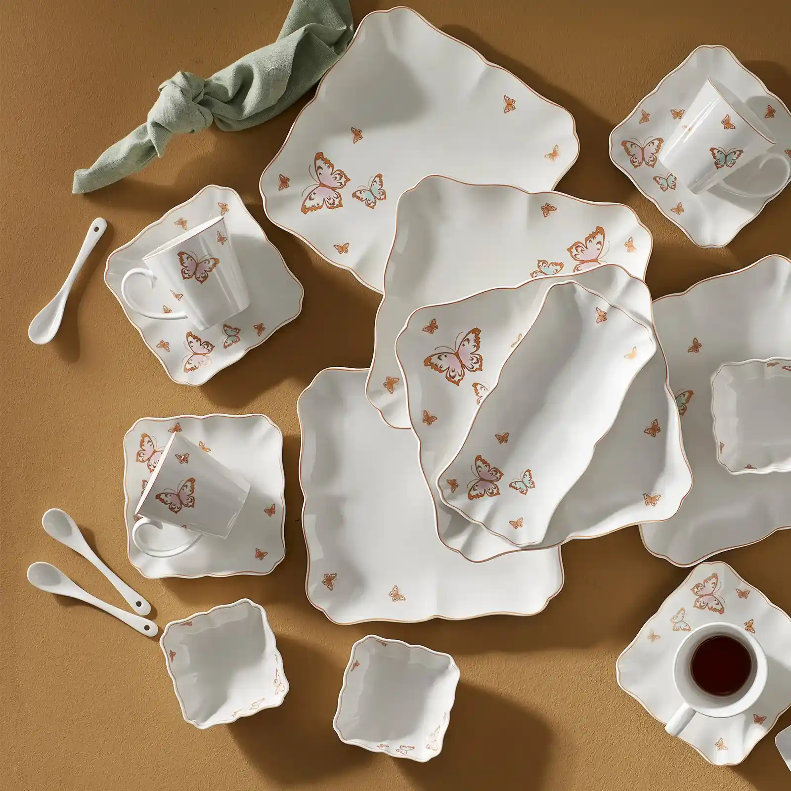 Kelebek Temalı Kahvaltı Takımlarıyla Dekorasyonda Zarafetin Yeni Adı